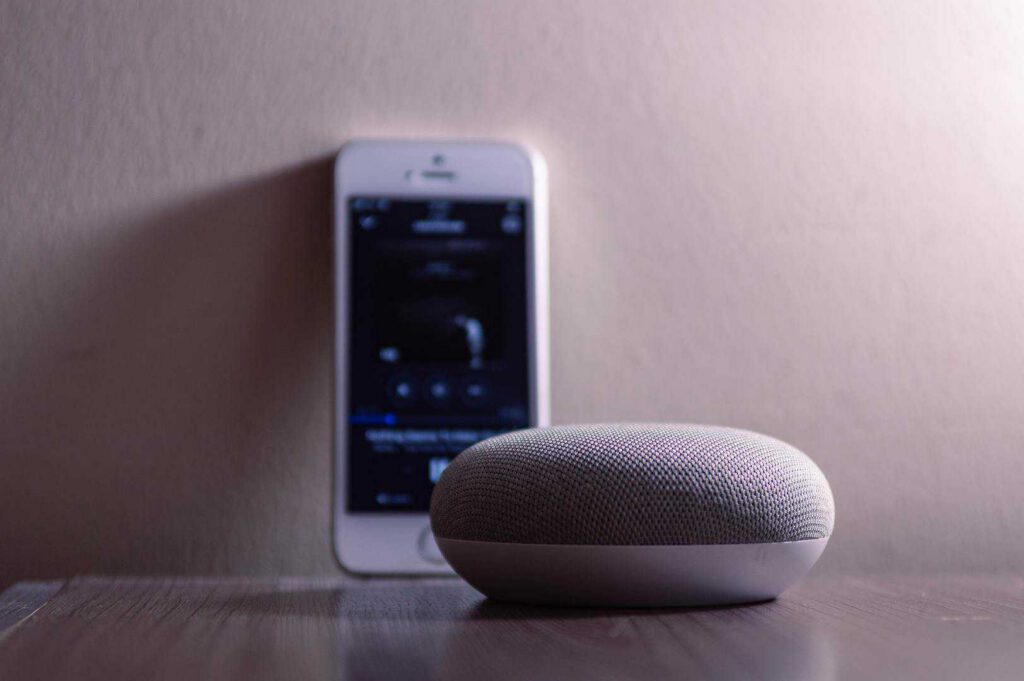 Een slim geluid: welke draadloze speaker kiest u? 19 cellphone cellular telephone close up 1279365